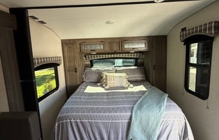 2022 Venture RV Sonic - Family friendly!