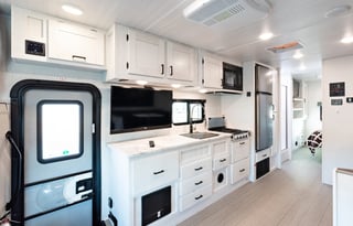 2022 EAST TO WEST Entrada 2900DS