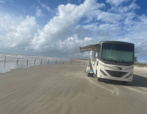 Thor Motor Coach Hurricane 34P