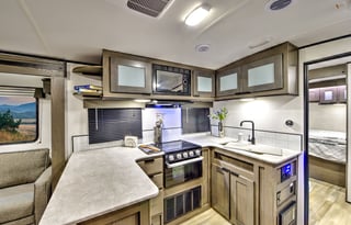 Luxurious RV with Open Floor Plan & Separate King Size Bdrm.  Pets Friendly