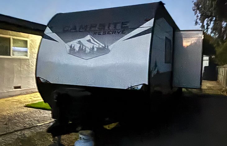 one slide on right side of the camper