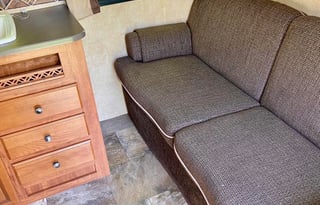 Luxe Galore! Newer, Ultra Clean! Spacious Bunks!