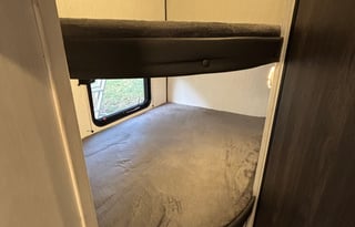 Cozy-Trail Runner