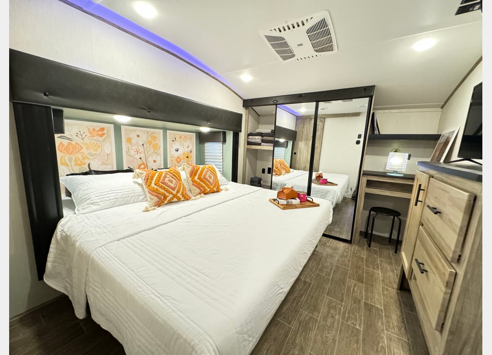 Fifth Wheel rentals in Elgin