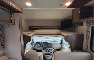 "Apollo" The Family Friendly Redhawk (sleeps 8)