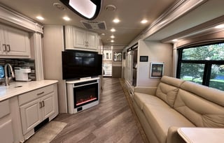 2021 Diesel, Bunks, 2 Full Baths