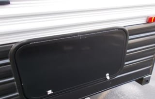 32ft SMART HOME CAMPER WiTH HOT TUB & MESAGE CHAiR