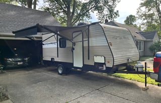Clean Camper, pet friendly and delivery available!