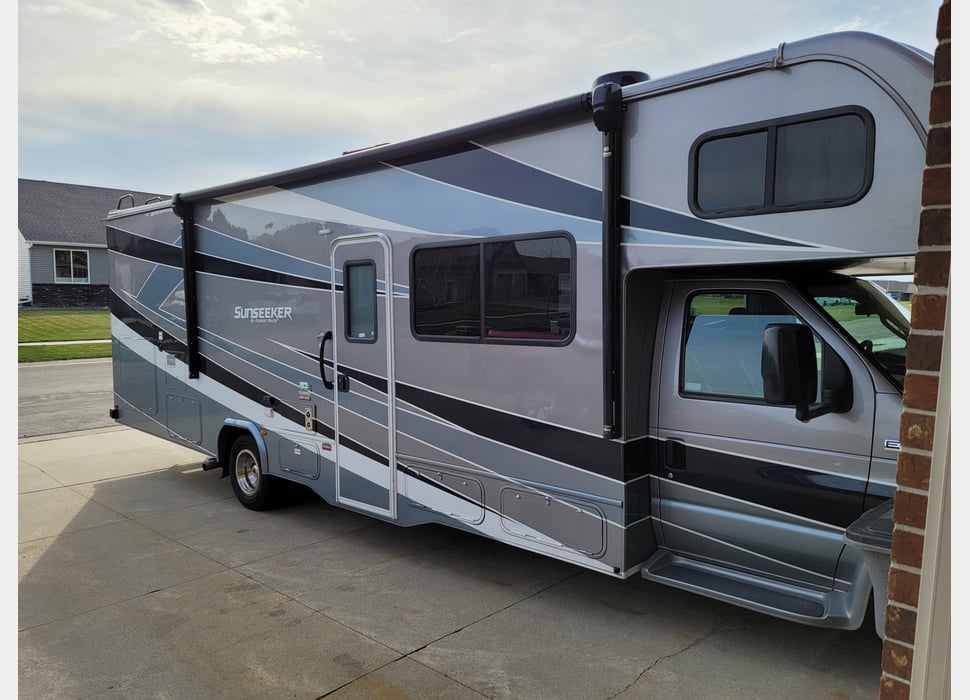 Class C Motor Home rentals in Detroit Lakes