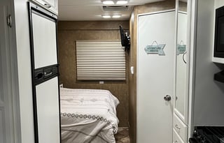 "Lucy" 2014 Thor Motor Coach Four Winds 26A