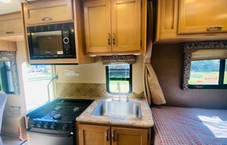 2019 Four Winds 23U with Solar Power