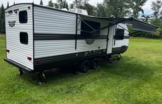 King bed, 2 bunks - commercially insured
