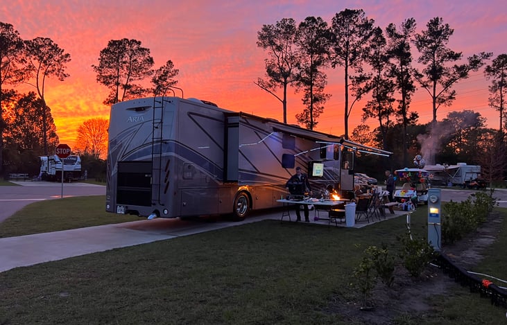 Unwind with nature's most spectacular show - your daily sunset view from Island Oaks. Perfect for that evening glass of wine or morning coffee.