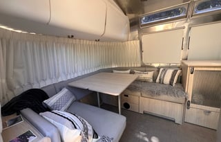 Airstream Globetrotter 27FB
