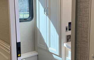 2022 Fleetwood RV Discovery 38N