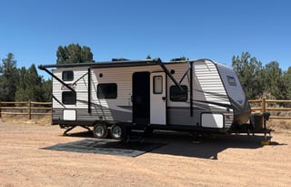 2020 Coleman Lantern 28ft Trailer