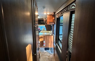 2013 Coachmen RV Leprechaun 317SA Ford 450