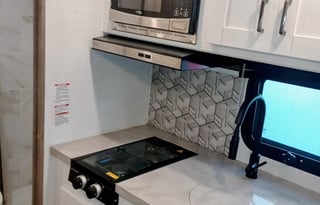 Solar/Lithium Battery Quiet w No noisy generator