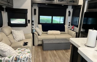Redwood 5th wheel