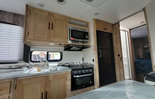 2020 Coachmen RV Leprechaun
