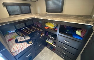 Luxury 35ft Trailer, delivery only, dogs ok