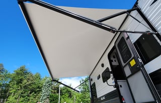 TWO HEARTS, ONE CAMPER: MOUNTAIN VIEWS