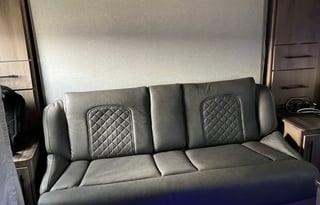 Family Friendly RV w/4 Bunks! **Delivery Only**