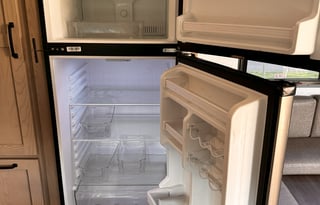 Modern Fifth Wheel – Your Home on the Road