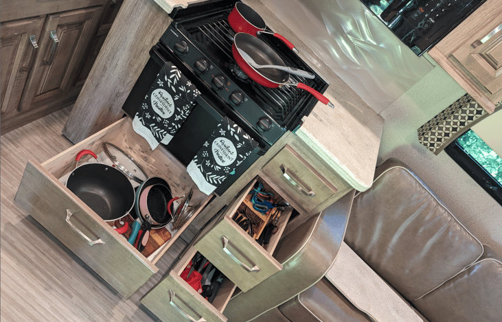 We have plenty of pots, pans, and kitchen accessories to accommodate all your meal planning.