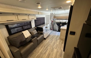 2024 Fully Loaded Pet Friendly RV Rental!
