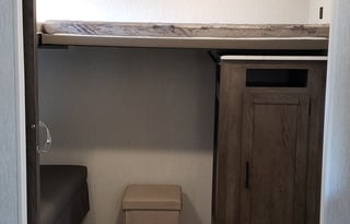 Bunkhouse & Lounge, Fully-Loaded & Turn-key Ready!