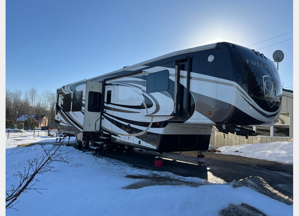 Fifth Wheel rentals in Tonawanda