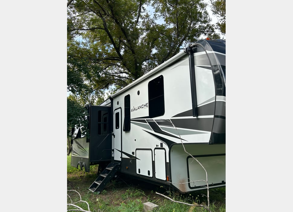 Fifth Wheel rentals in Edmond