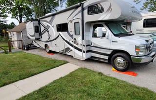 CJ's 2013 Thor Motor Coach Chateau 31L