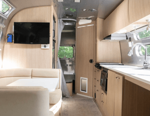 Airstream RV Flying Cloud 30 Bunk