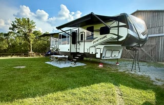 Country roads take me home (Delivery Only)