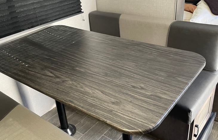 Din-net table ( picture NOT with slide out out)