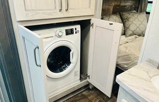 Monntana/sleeps 8/KING BED, Bunk room, Pets ok