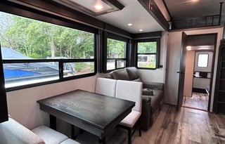 5th Wheel Montana High Country - Two Full Bath