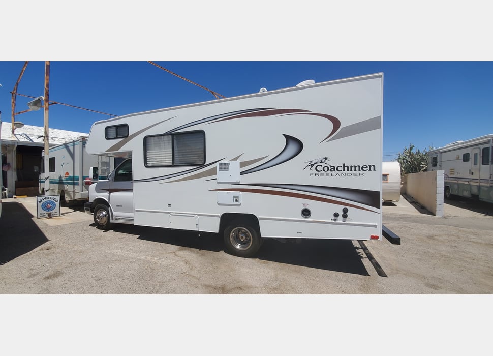 Class C Motor Home rentals in Adelanto