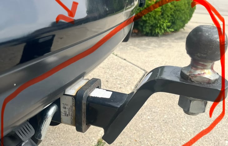 Example of required tow/hitch setup with 2” ball and 2” rise, 7pin electrical connection, and braking controller