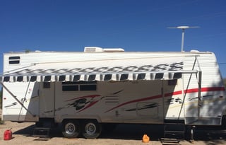 2005 28ft Toy Hauler Large Garage Pets ok free gen