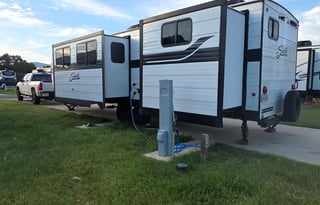 Spacious Shasta I-5–Sleeps 10 | Triple A/C & Bunks