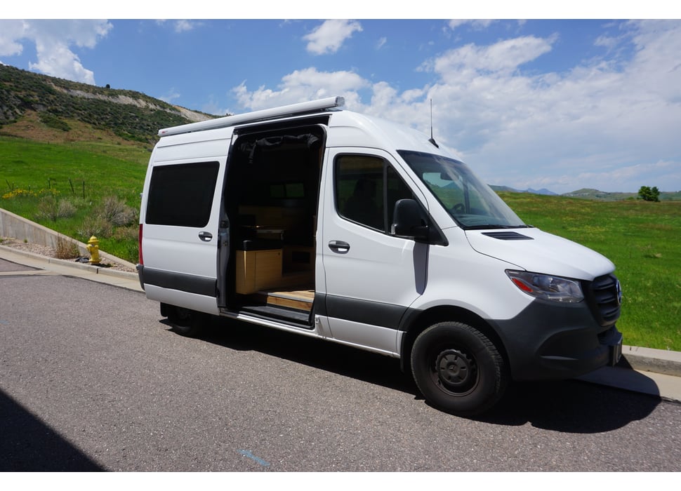 Class B Camping Van rentals in Baneberry