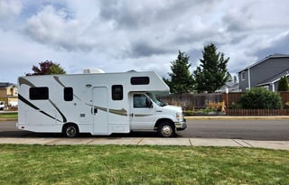 Happy Sasquatch RV Adventures-2015 Thor Majestic