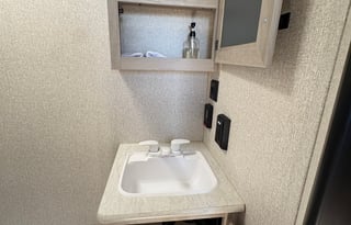 Lil Cozy Ready to Book Great for First Time RV'ers