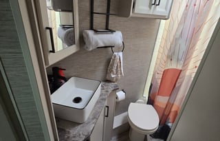 Thor Motorcoach Axis 25.6 Enjoy and Relax