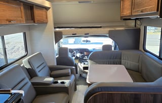 2020 Winnebago 32ft Bunkhouse *Unlimited miles*