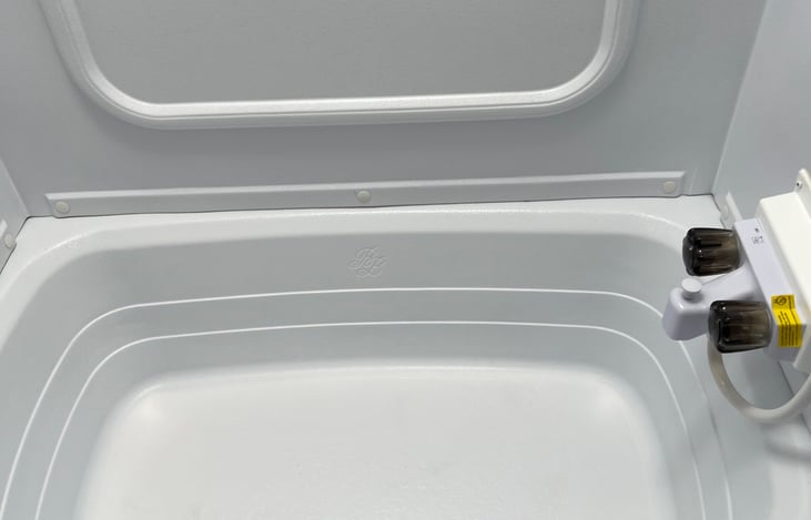 Deep basin tub perfect for the kids!