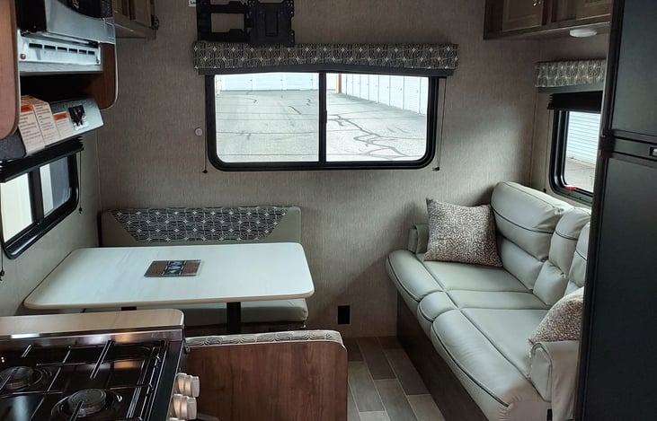 2020 dining/living area